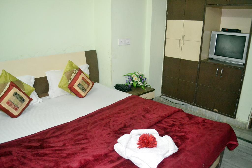 Airport Hotel Sunrise Blue Delhi  Exterior foto